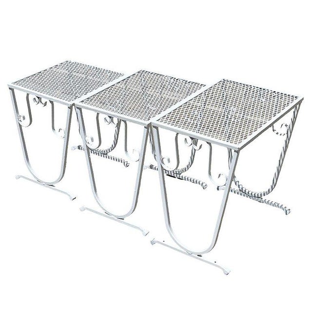 Mid-Century Modern Salterini Style Wrought Iron Mesh Nesting Tables, Set of 3 For Sale - Image 4 of 10
