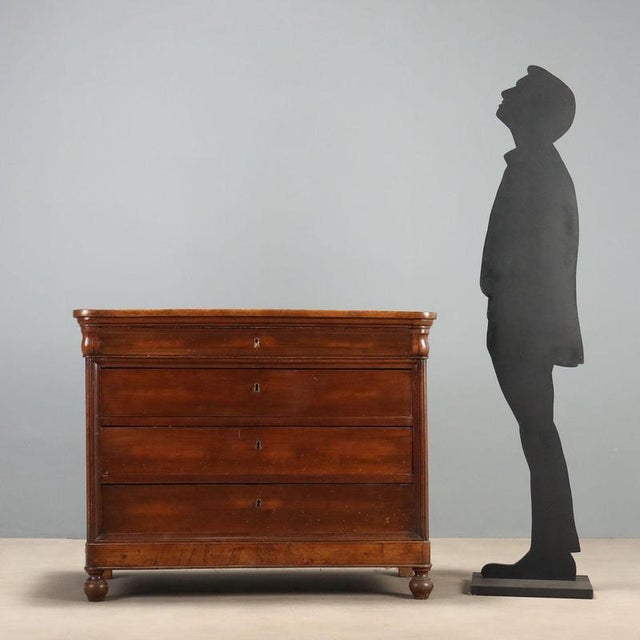 Louis Philippe walnut chest of drawers dating from the second quarter of the 19th century, originating from Italy. This...