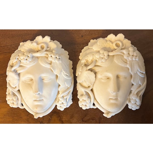 Antique English Regency Architectural Elements - Carved White Statuary Marble Masks or Wall Plaques - Classical Youths With Grapevine Hair - A Pair For Sale - Image 11 of 14