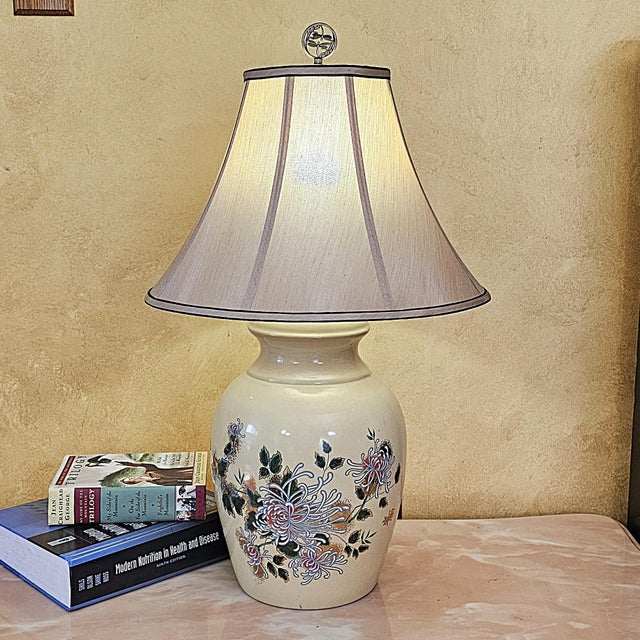 Vintage American Hand-Painted Ceramic Chrysanthemum Table Lamp With Floral Motif, Cream Glazed Porcelain, 28"h For Sale - Image 17 of 18
