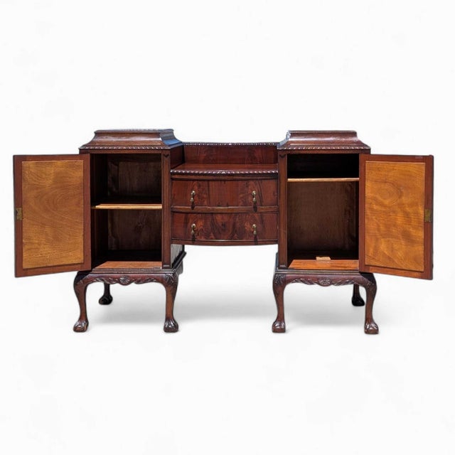 Chippendale Antique Chippendale-Style Mahogany Sideboard Buffet With Claw Feet For Sale - Image 3 of 18