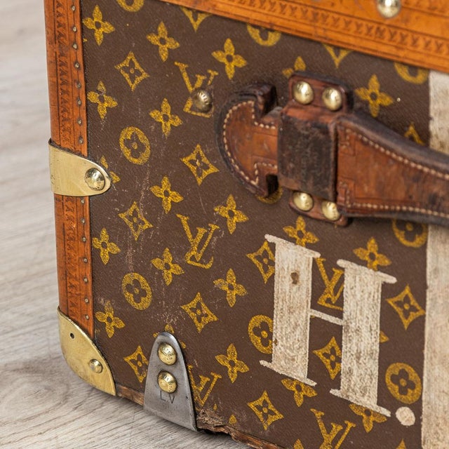 Trunk from Louis Vuitton, France, 1930s For Sale - Image 3 of 18