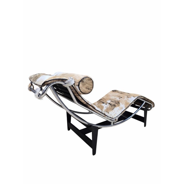 Cassina Mid 20th Century Cassina Lc4 Le Corbusier Chaise Lounge Newly Upholstered For Sale - Image 4 of 11