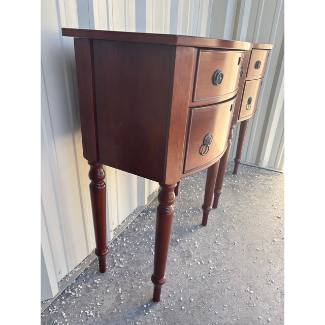 1990s The Bombay Company Federal Style Cherry Bow Front Tables Nightstands - a Pair For Sale - Image 10 of 12