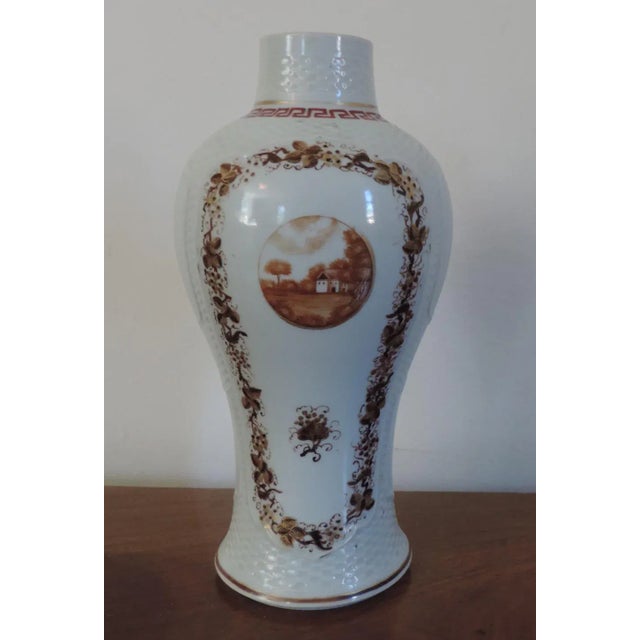 Traditional 1800s Chinese Export Porcelain Baluster Shaped Vase For Sale - Image 3 of 11