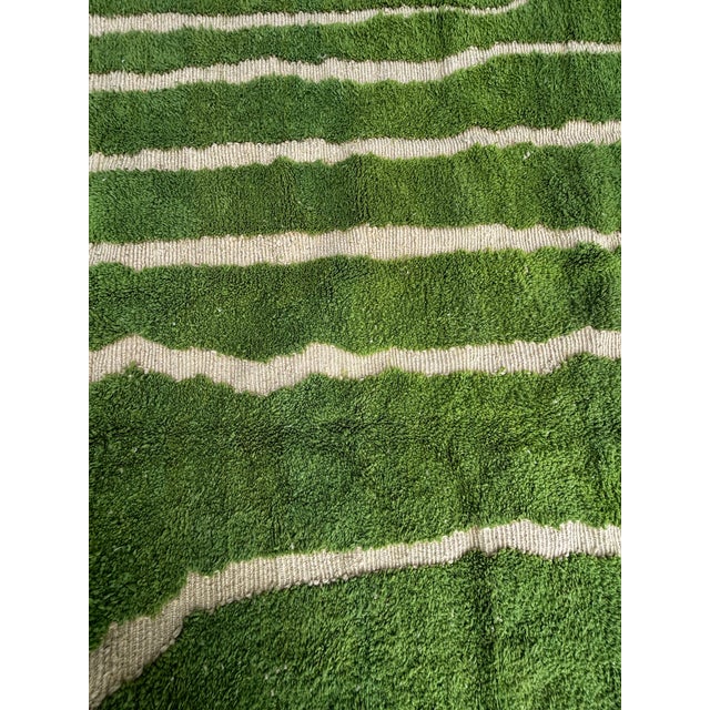 Forest Green Moroccan Beni Ouarain Wool Rug with Abstract Linear Design, 1990 For Sale - Image 8 of 11