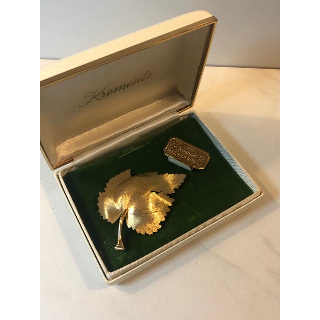 1950s 1950s Krementz 14k Gold Overlay Leaf Brooch For Sale - Image 5 of 9