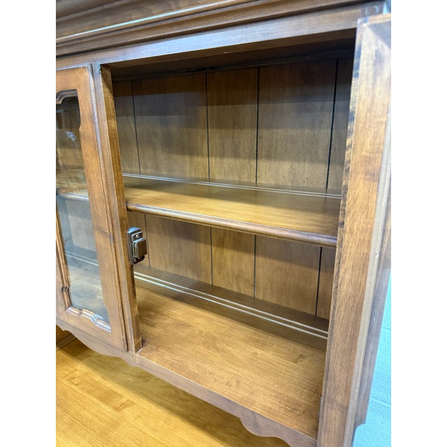 Vintage Tell City Young Republic Colonial Hard Rock Maple China Cabinet & Hutch For Sale - Image 10 of 18