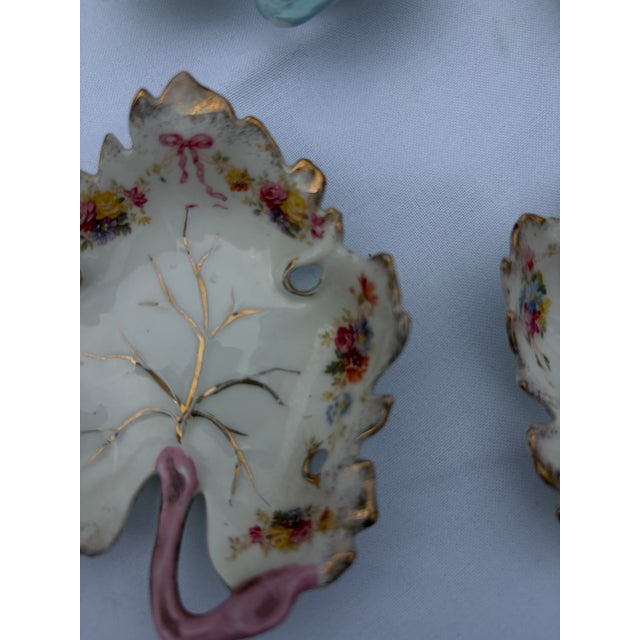 Early 20th Century Vintage Hand-Painted Porcelain Leaf Dishes With Pink & Blue Stems - Set of 4 For Sale - Image 5 of 11
