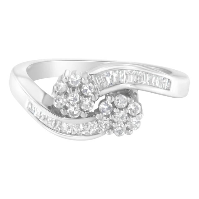 Mark an ever-lasting impression on your guests with the beauty of this spellbinding diamond ring. Fashioned in 14k white...