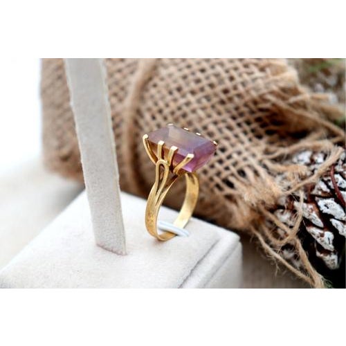 Gold Ring with Bicolor Cut Amethyst For Sale - Image 4 of 6