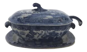 Late 18th or Early 19th Century English Creamware Blue and White Willow Sauce Tureen and Ladle