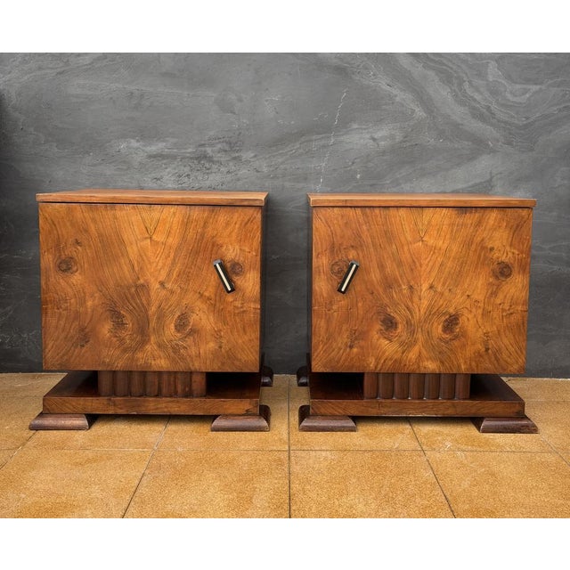 Art Deco Nightstands with Figured Wood Veneer, 1940s, Set of 2 For Sale - Image 3 of 18