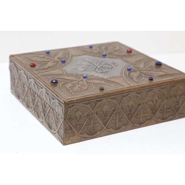 Art Nouveau French Jeweled Art Nouveau Repoussé Box Attributed to Alfred Daguet For Sale - Image 3 of 8