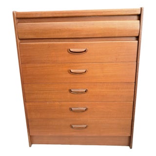 Mid-Century Danish Chest of Drawers in Teak from William Lawrence, 1960s For Sale