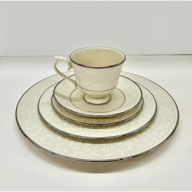 Lenox “Pearl Innocence” 5-Piece Place Setting, Ambassador Collection - New Never Used Stickers On For Sale - Image 9 of 9
