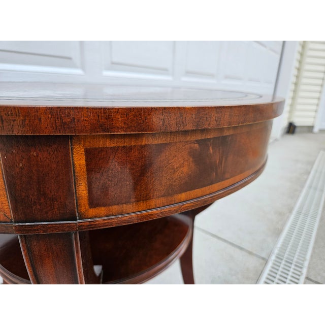 English Weiman Mahogany and Leather Top Round Side Table For Sale - Image 3 of 14
