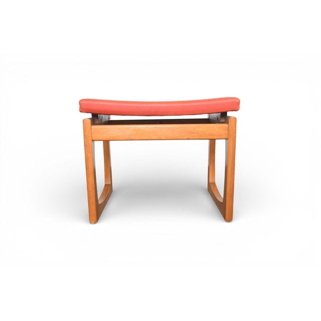 G Plan Mid 20th Century Quadrille Ottoman / Vanity Stool in Teak Attributed to G Plan For Sale - Image 4 of 6