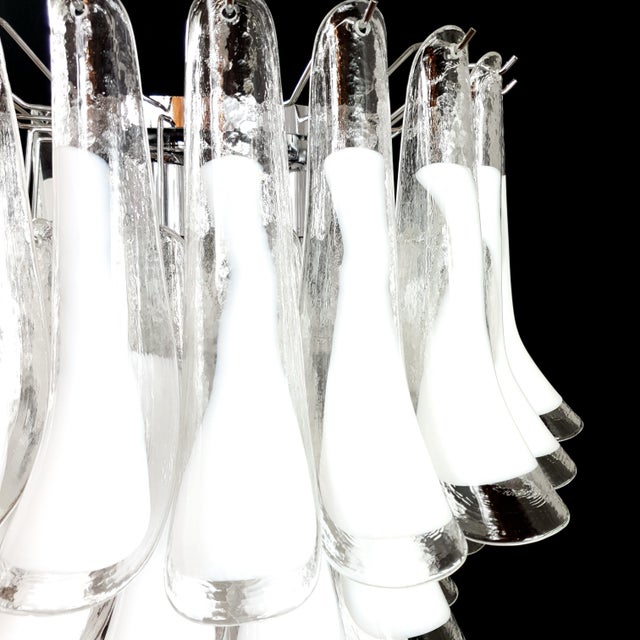 1980s Vintage Clear and Milky White Murano Glass and Crystal Petals Chandelier, Italy, 1981 For Sale - Image 5 of 14