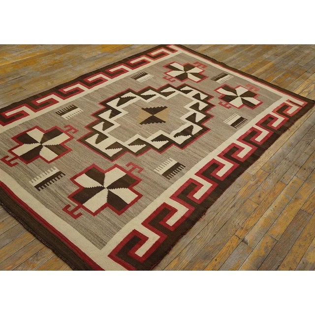 Native American 1920s Gray Medallion Antique American Navajo Rug 4' 6" X 6' 6" Flatweave Wool Carpet For Sale - Image 3 of 9