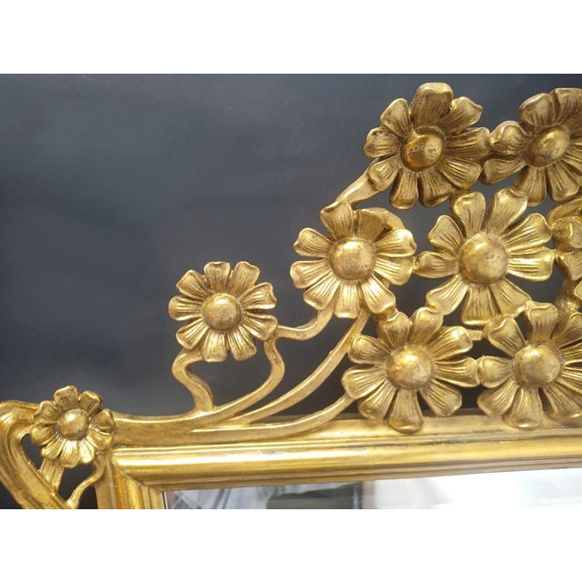 Very nice Art Nouveau mirror Germany / Austria around 1910, faceted mirror. Flowers of winding stucco frames, was cleaned...