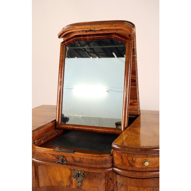 Wood Small Baroque Chest of Drawers in Walnut with Mirror, 1760 For Sale - Image 7 of 14