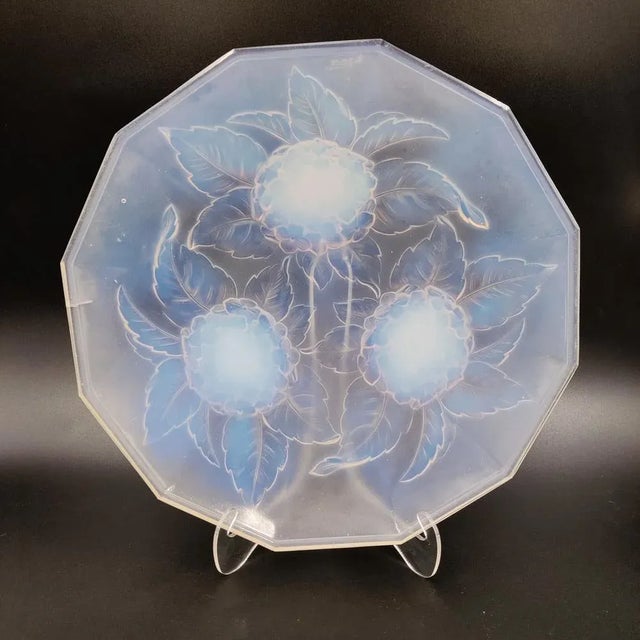1920s Art Deco French Opalescent Glass Bowl with Hydrangea Motif, 1920s For Sale - Image 5 of 5