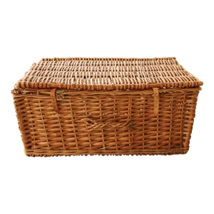Lrg Vintage Farmhouse Wicker Trunk/Imperfect