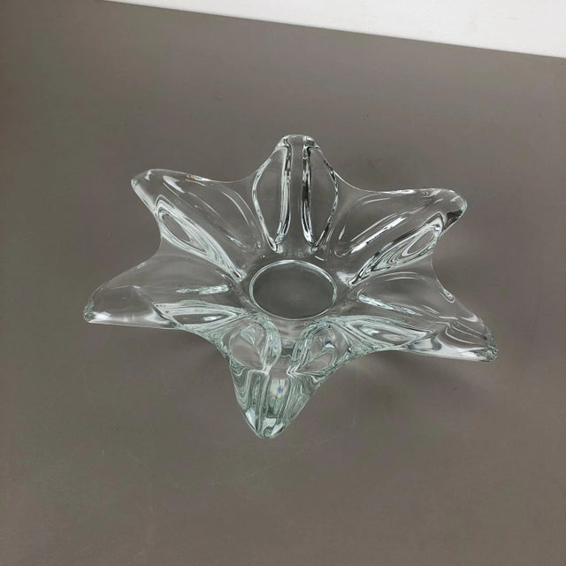 Large French Floral Crystal Glass Shell Bowl from Vannes Art, 1970s For Sale - Image 3 of 18