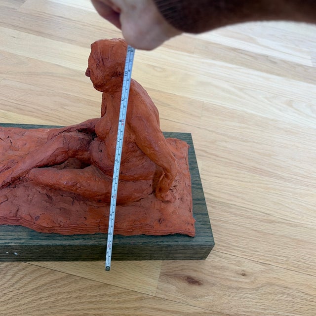 Terra Cotta Terracotta-Style Figural Sculpture Mid-Century Modern Style Abstract Seated Female Figure – Terracotta on Wood Base For Sale - Image 8 of 12