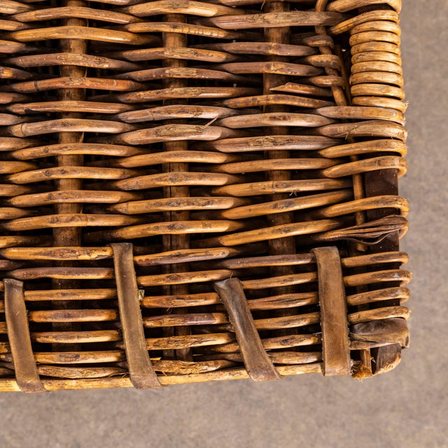 English Wicker Basket, 1920s For Sale - Image 4 of 9