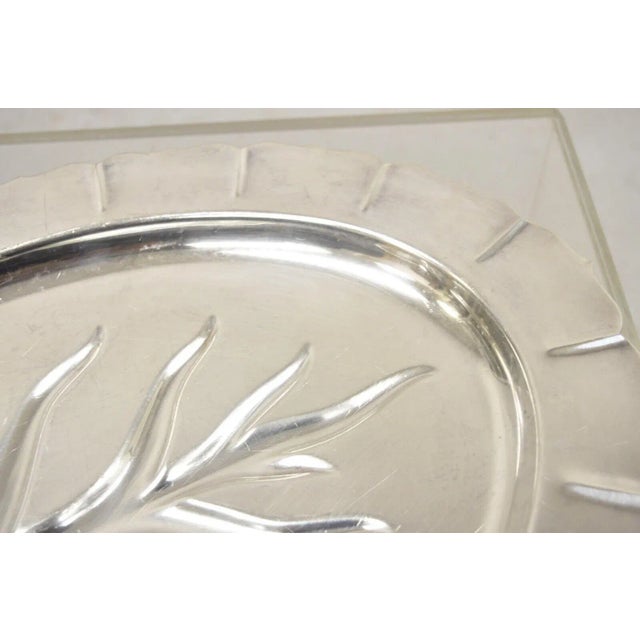 International Silver Mid 20th Century International Silver Co "Early American" 4133 Oval Meat Cutlery Serving Platter For Sale - Image 4 of 11