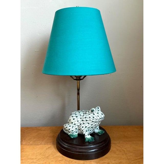 Mid-Century Modern Vintage Ceramic Frog Table Lamp For Sale - Image 3 of 12