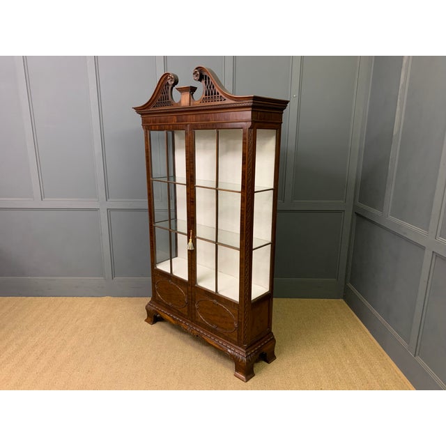 Chippendale Style Mahogany Display Cabinet, 1900s For Sale - Image 9 of 17