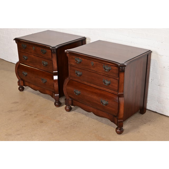 French Provincial Ralph Lauren Italian Louis XV Mahogany Bombay Form Bedside Chests, Pair For Sale - Image 3 of 13