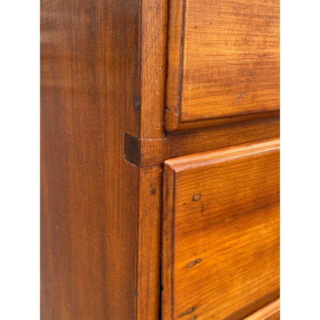 Early 19th Century American Federal Solid Cherry Chest of Drawers, Circa 1800-1820 For Sale - Image 18 of 18