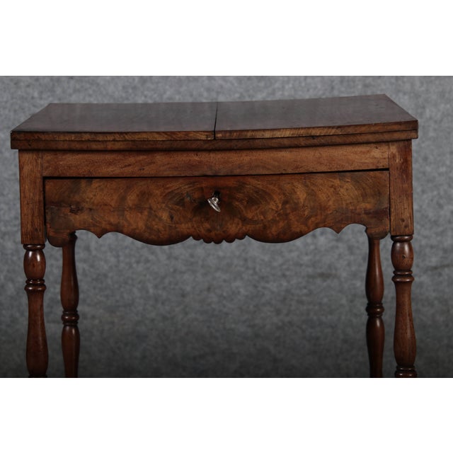 Antique Victorian Side Table in Mahogany, 1850 For Sale - Image 13 of 18
