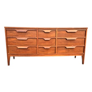 Mid 20th Century Johnson Carper Dresser 9 Drawers, Attributed For Sale