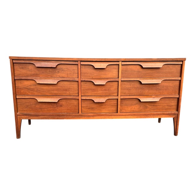 Mid 20th Century Johnson Carper Dresser 9 Drawers, Attributed For Sale