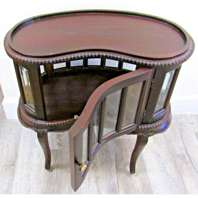 1930's Queen Anne Mahogany Kidney Shaped Beveled Glass Tray Top Drink Cabinet For Sale - Image 13 of 18