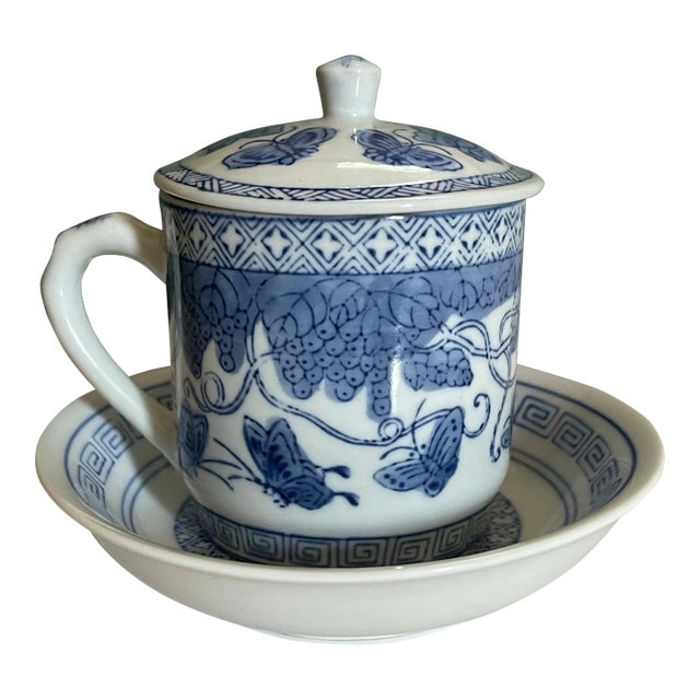 Early 20th Century Blue and White Butterfly Mug For Sale