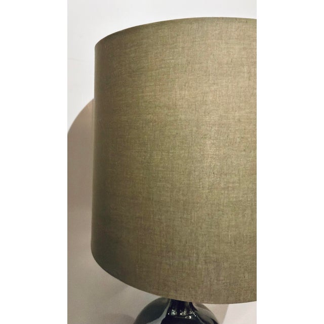 2020s Currey & Company Green Metallic Glaze Porcelain Table Lamp For Sale - Image 5 of 5