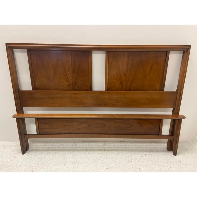 MidCentury Broyhill Full Size Headboard & Footboard With Rails Chairish