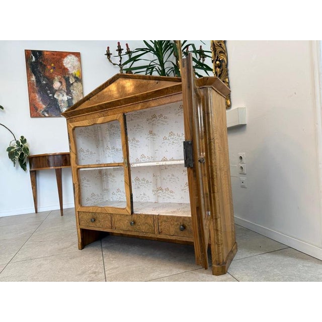 Josephinian Display Cabinet in Pine For Sale - Image 4 of 9