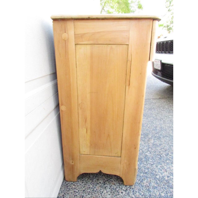 Antique American Scrubbed Pine Dresser For Sale - Image 9 of 18
