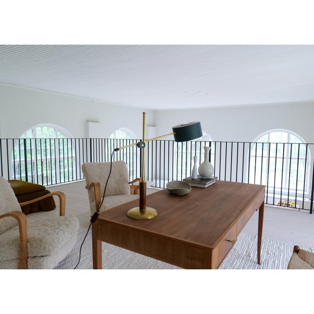 Goldenrod Midcentury Modern Brass and Walnut Table Lamp by Einar Bäckström, Sweden, 1950 For Sale - Image 8 of 18