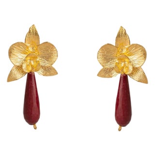 Orchid Flame Red Agate Gold Earrings, A Pair For Sale