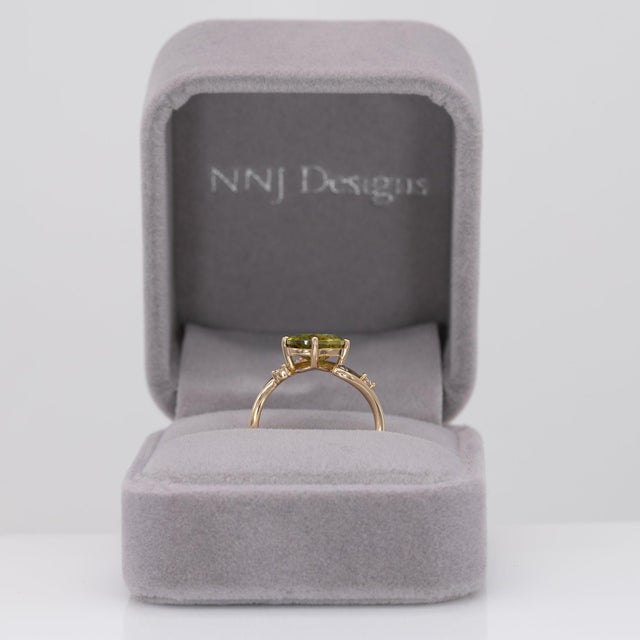 2.6Ct Sphene Ring With Earth-Mined Diamond Accents: Solid 14k Gold, Size 6.75 For Sale - Image 4 of 10
