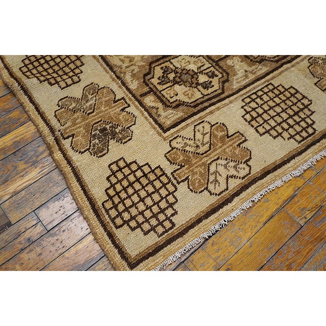 1920s Tan Beige Geometric Antique Chinese Khotan Rug 4'8"x 8'2" Handknotted Wool Carpet For Sale In New York - Image 6 of 6