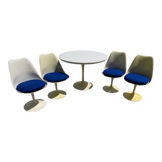Vintage Tulip Chairs and Dining Table in the Style of Eero Saarinen, 1970s, Set of Acrylic Top For Sale